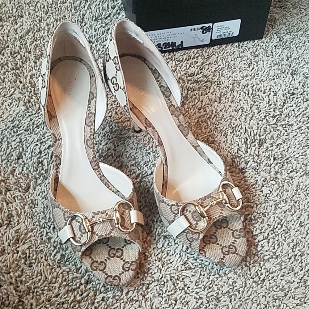 Gucci d'orsay pumps